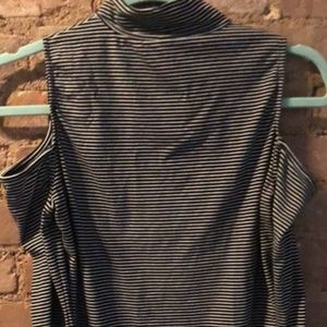 Striped lightweight turtleneck with cutouts